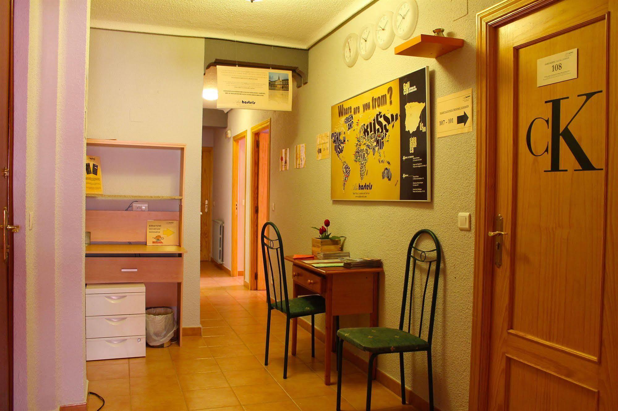 Hostal Escapat Salamanca Esterno foto