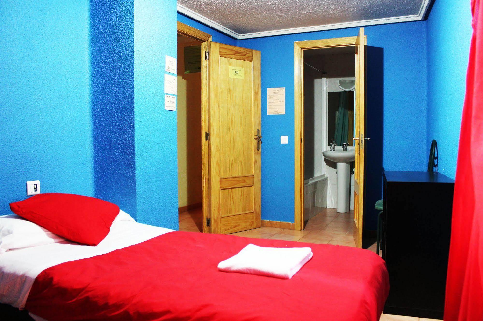 Hostal Escapat Salamanca Esterno foto