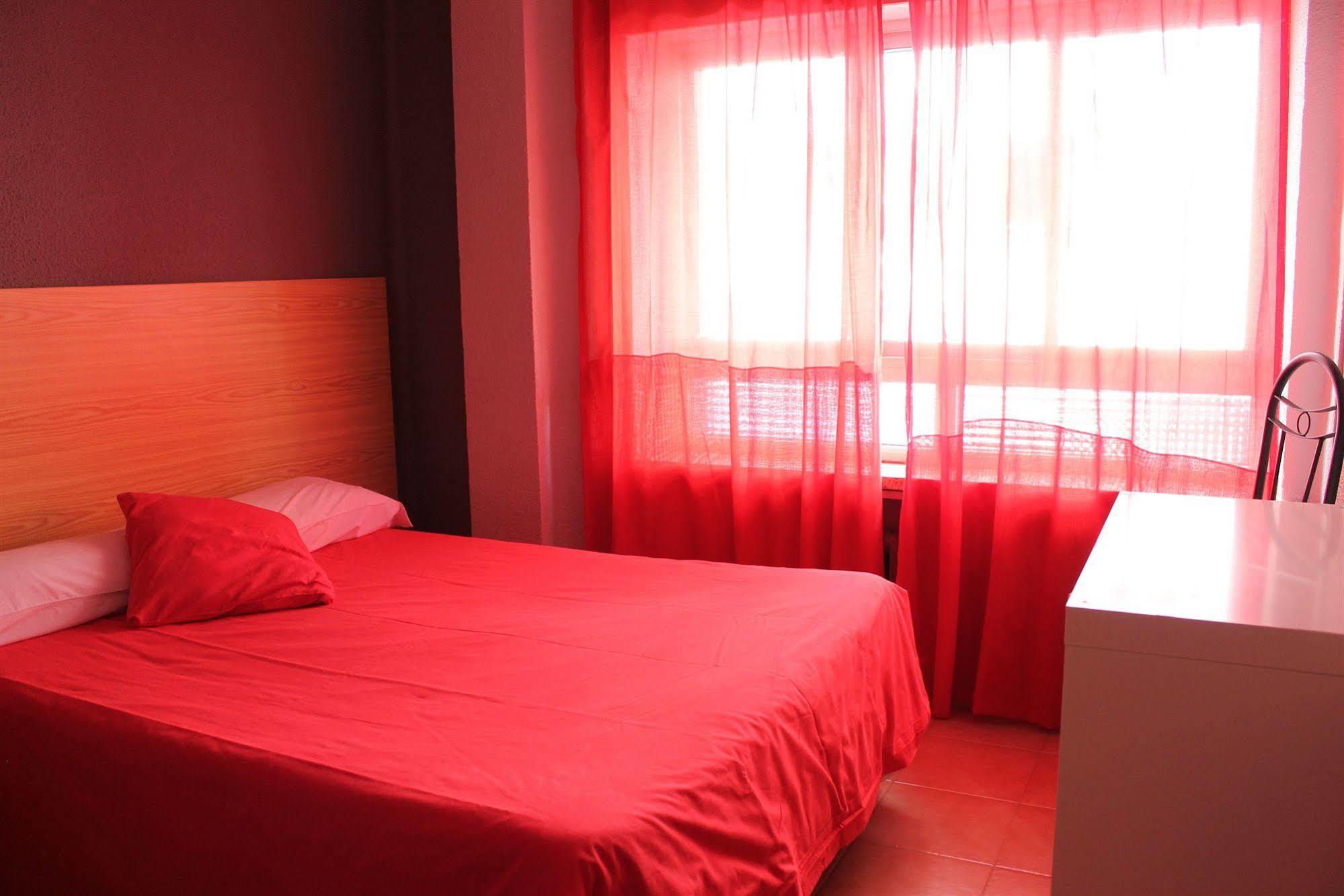 Hostal Escapat Salamanca Esterno foto